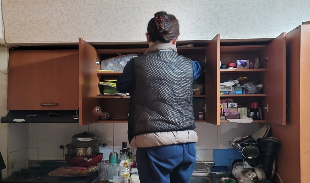 [사회적협동조합 정리하우스] 쓰레기 산이 된 방, 마법 같은 정리로 희망을 열어요.